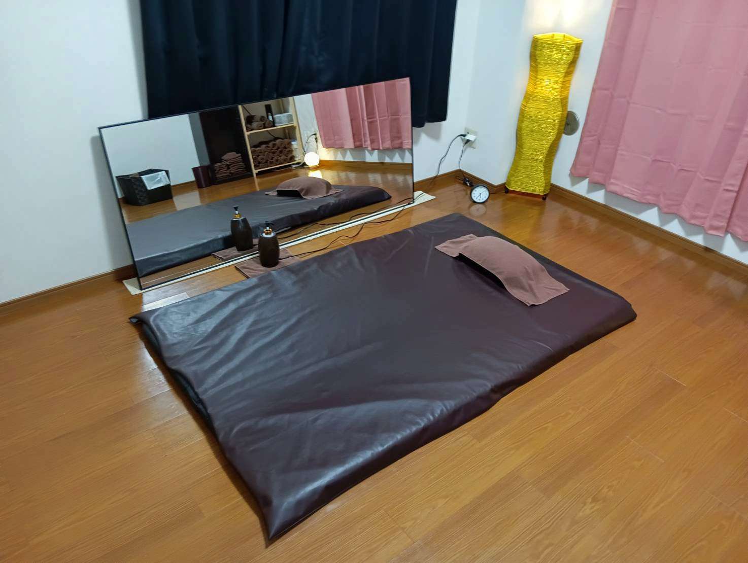 駒沢大学のメンズエステ施術部屋、清潔で落ち着いた個室マッサージルーム